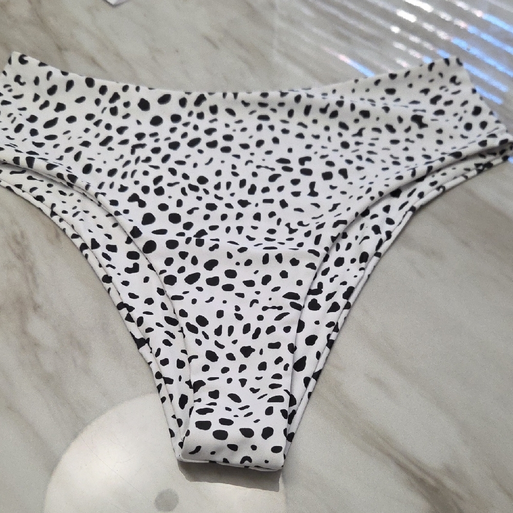 SHEIN Monochrome Spotted Bikini Bottom
